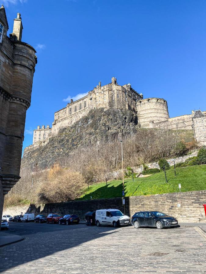 Snug Studio On The Grassmarket, 5Mins From Castle เอดินบะระ ภายนอก รูปภาพ