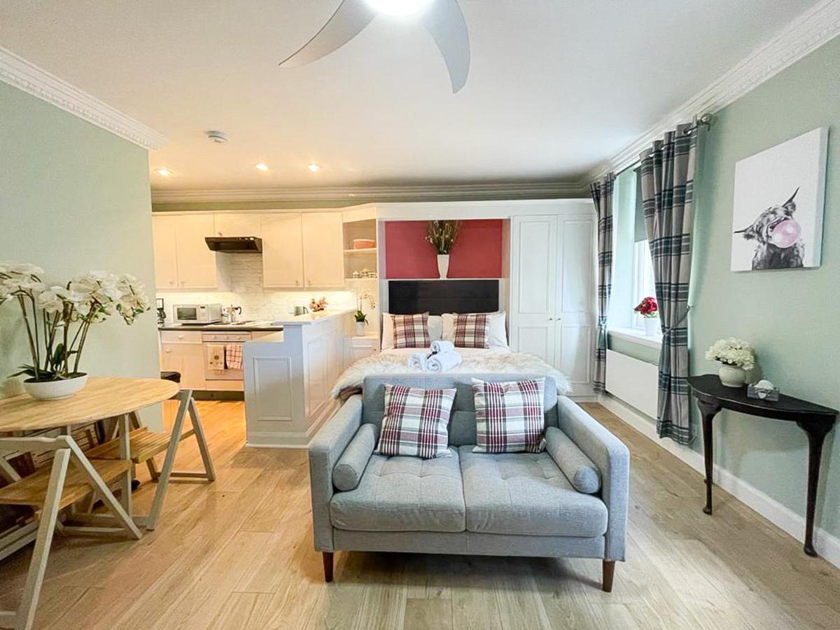 Snug Studio On The Grassmarket, 5Mins From Castle เอดินบะระ ภายนอก รูปภาพ