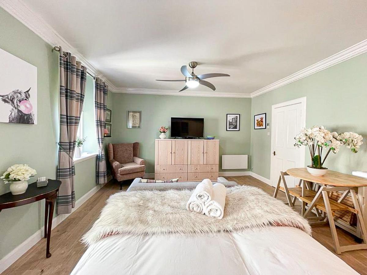 Snug Studio On The Grassmarket, 5Mins From Castle เอดินบะระ ภายนอก รูปภาพ